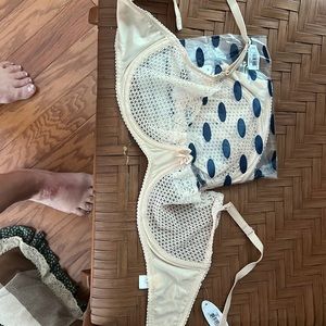 2 Demi bras sz 38C……